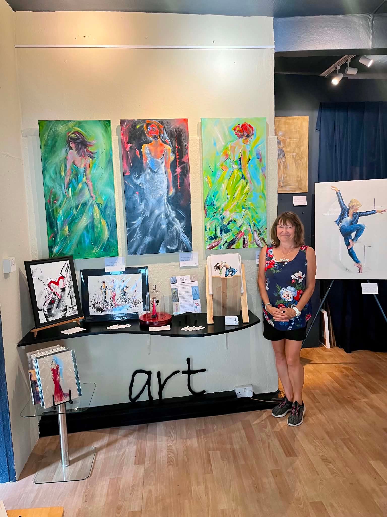 Migglet with paintings